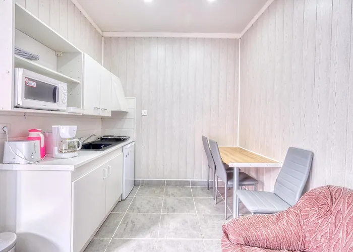 Ouvriers A La Campagne *